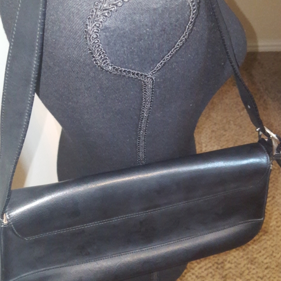 Oroton Bags Oroton Black Leather Shoulder Bag Poshmark